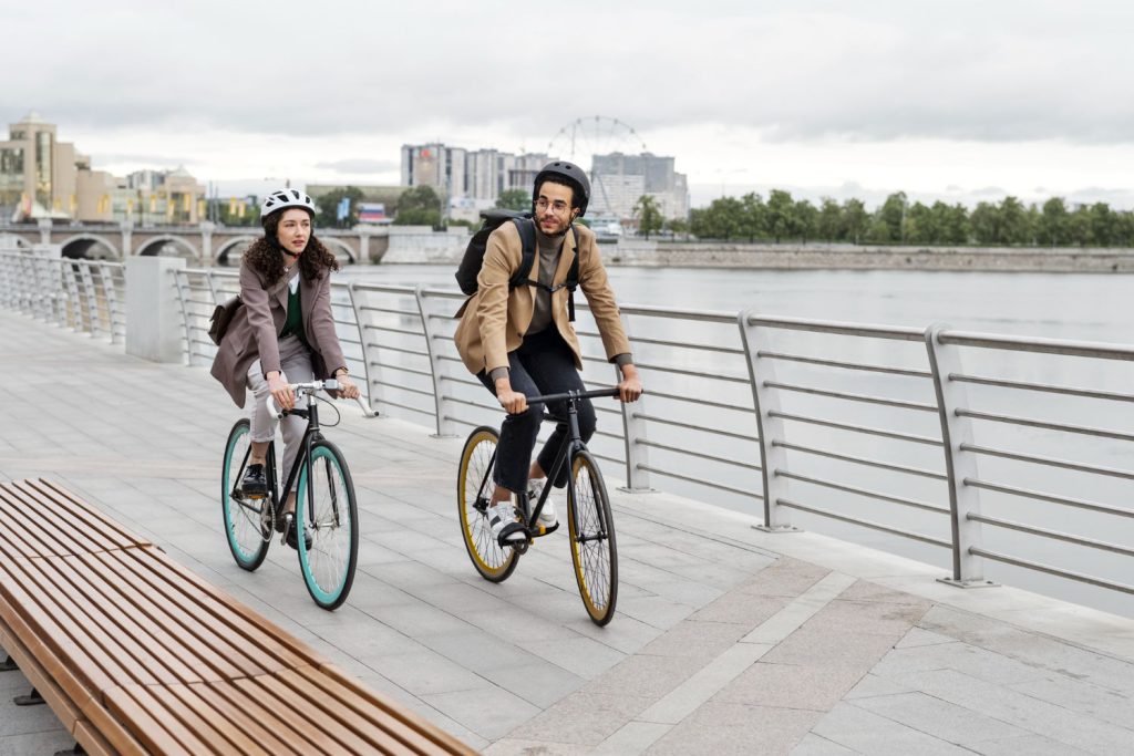 Rower to środek transportu, który cieszy się coraz większą popularnością wśród Polaków
